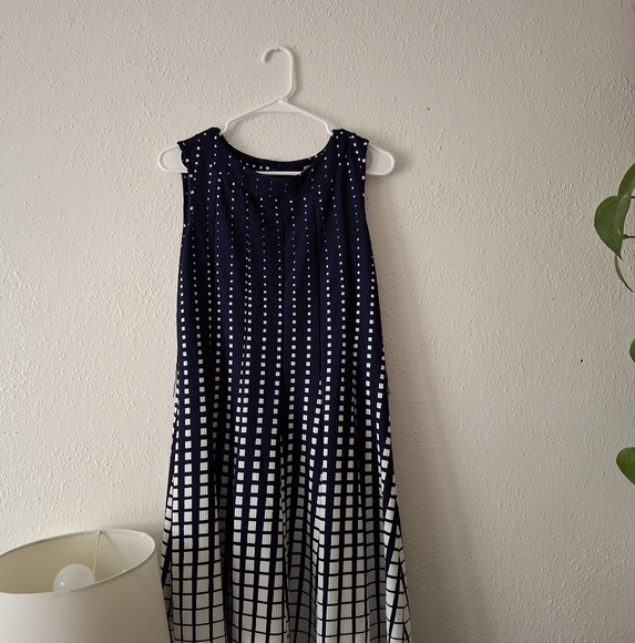 Haani Petite Medium Sleeveless Dress - Picture 1 of 5